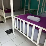 Blue Moon House - A Budget Hostel For Easy Travellers
